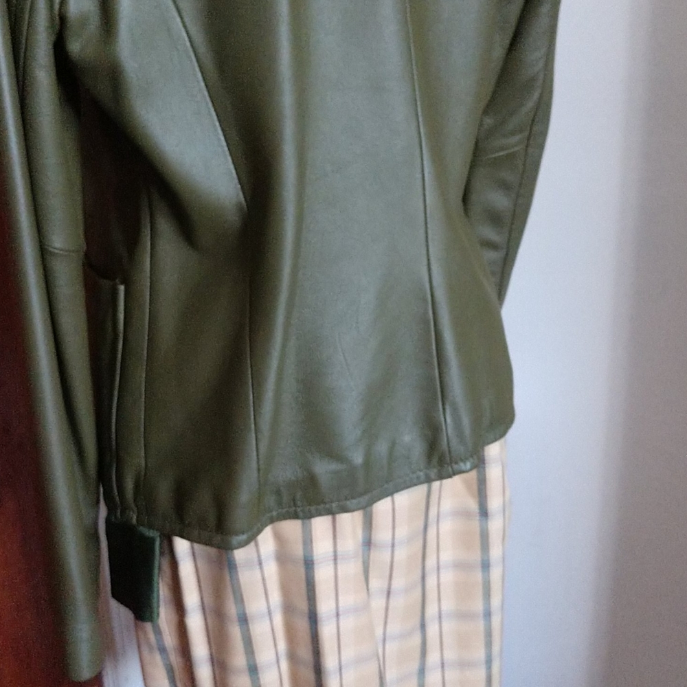 RARE AVOCADO LEATHER BLAZER UNWORN NWT Jacket HOST PICK - Picture 2 of 5